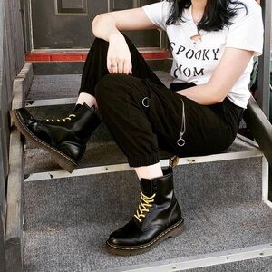 New-Dr. Martens Black Leather Boots Size (6) not box..